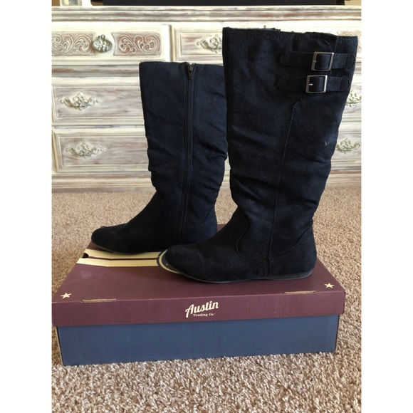 Tall Black Boots - Picture 2 of 2